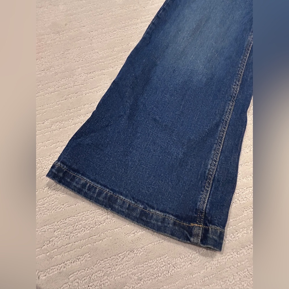 GAP Stride High Rise Wide Leg Jeans in a dark wash denim Size 29 Petite - Picture 8 of 12